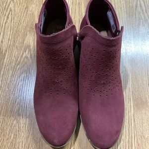 Toms Deia Laser Cut Bootie Ankle Boot Red W5